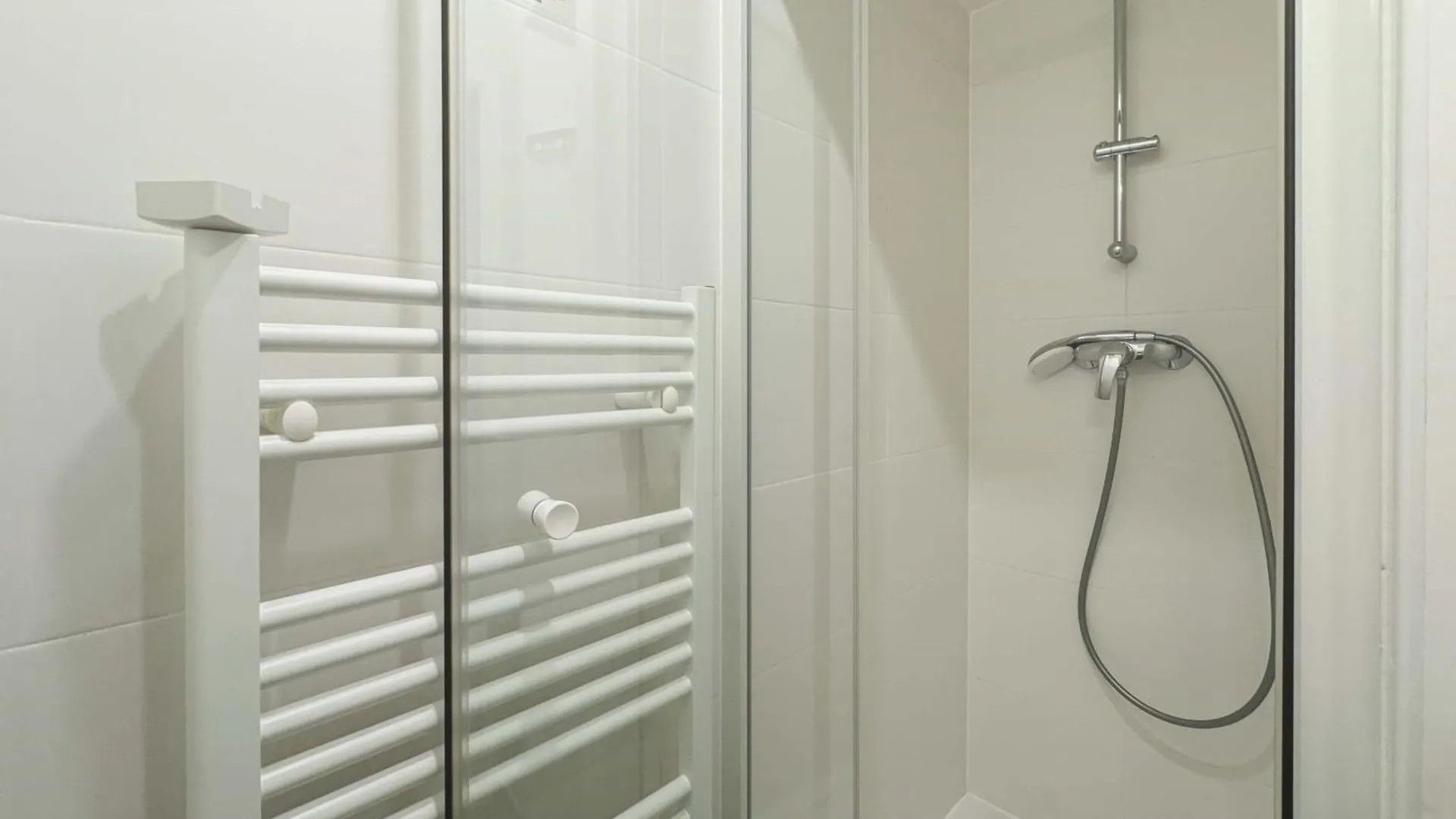 Flexliving - - Augereau Holiday home *